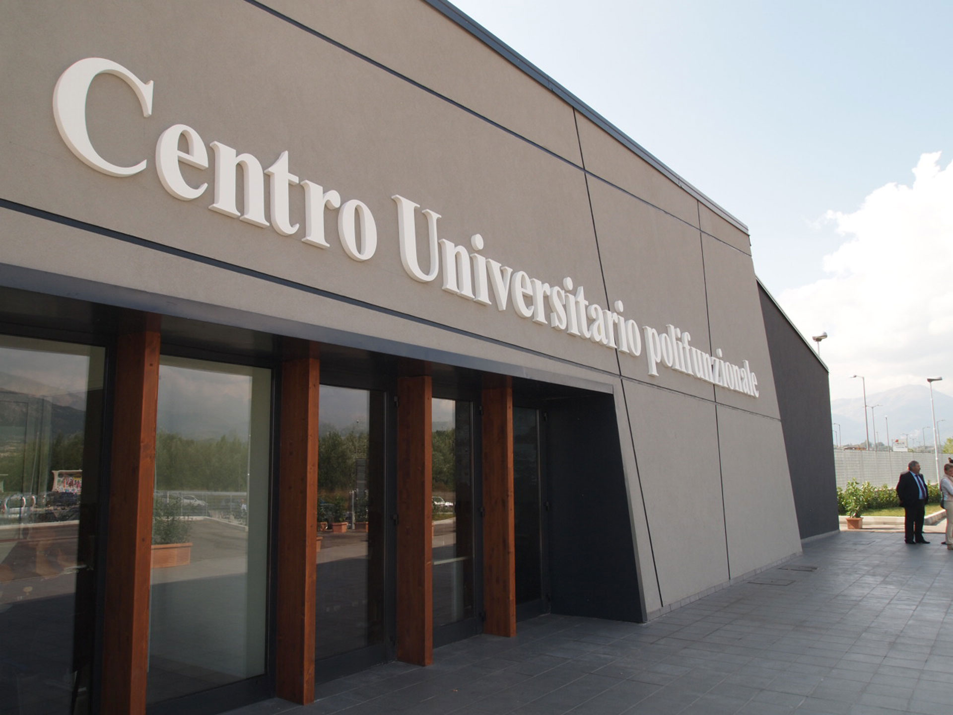 Il Centro Universitario Polifunzionale di Campo di Pile è un progetto complesso e articolato