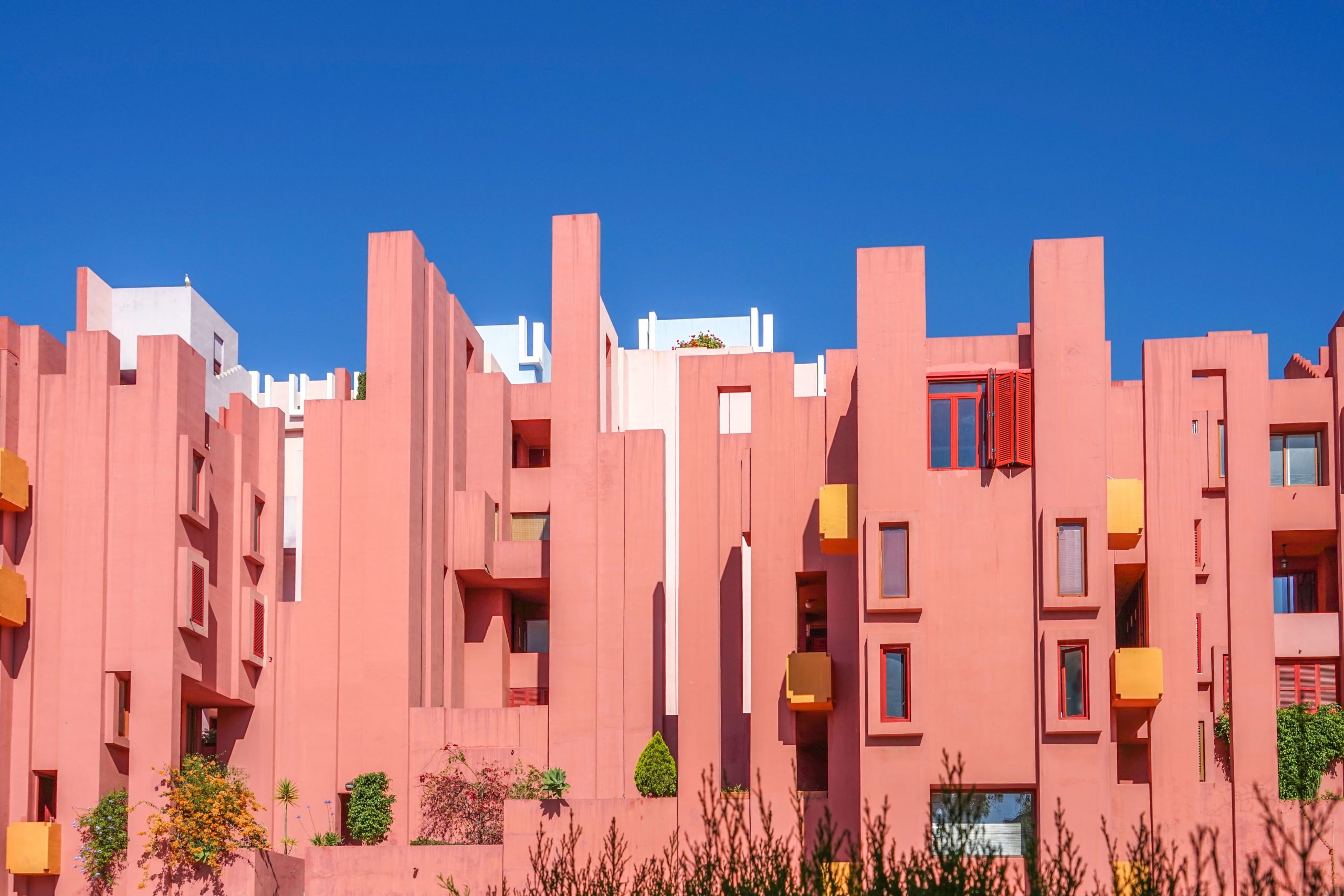 Ricardo Bofill Muralla Roja